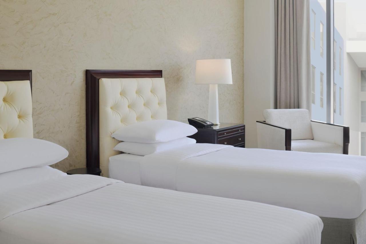 Delta Hotels By Marriott Dubai Investment Park Exteriör bild