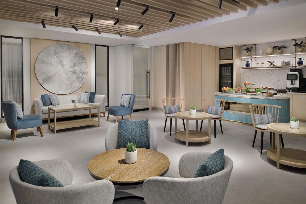 Delta Hotels By Marriott Dubai Investment Park Exteriör bild
